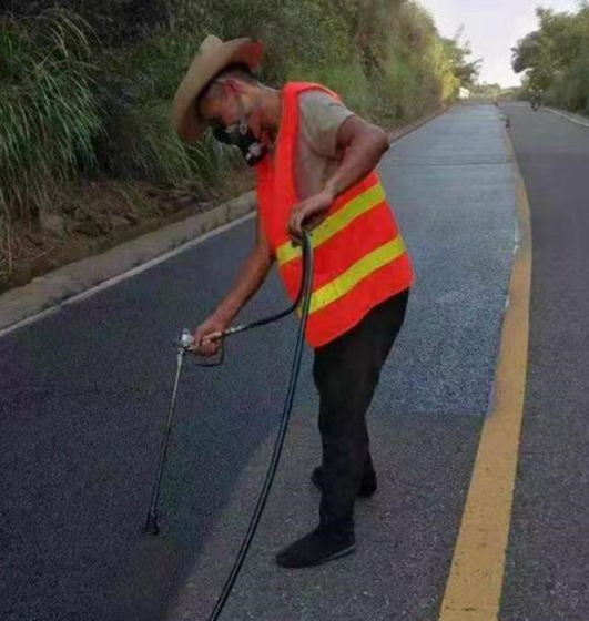 临汾路面喷涂翻新彩色步道施工方案