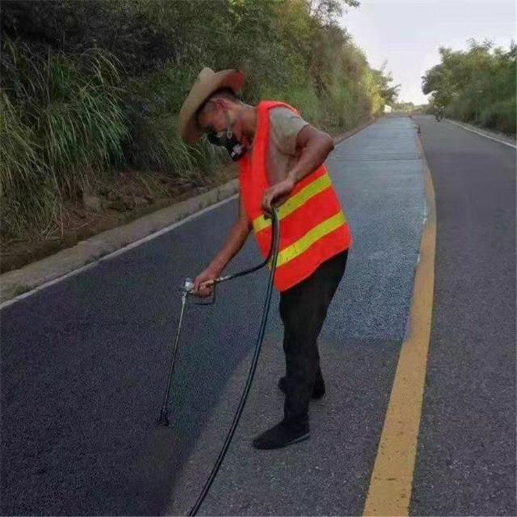 临汾 彩色防滑路面的底涂是保障路面附着力