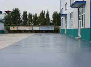 临汾彩色路面喷涂翻新的材料对冬季